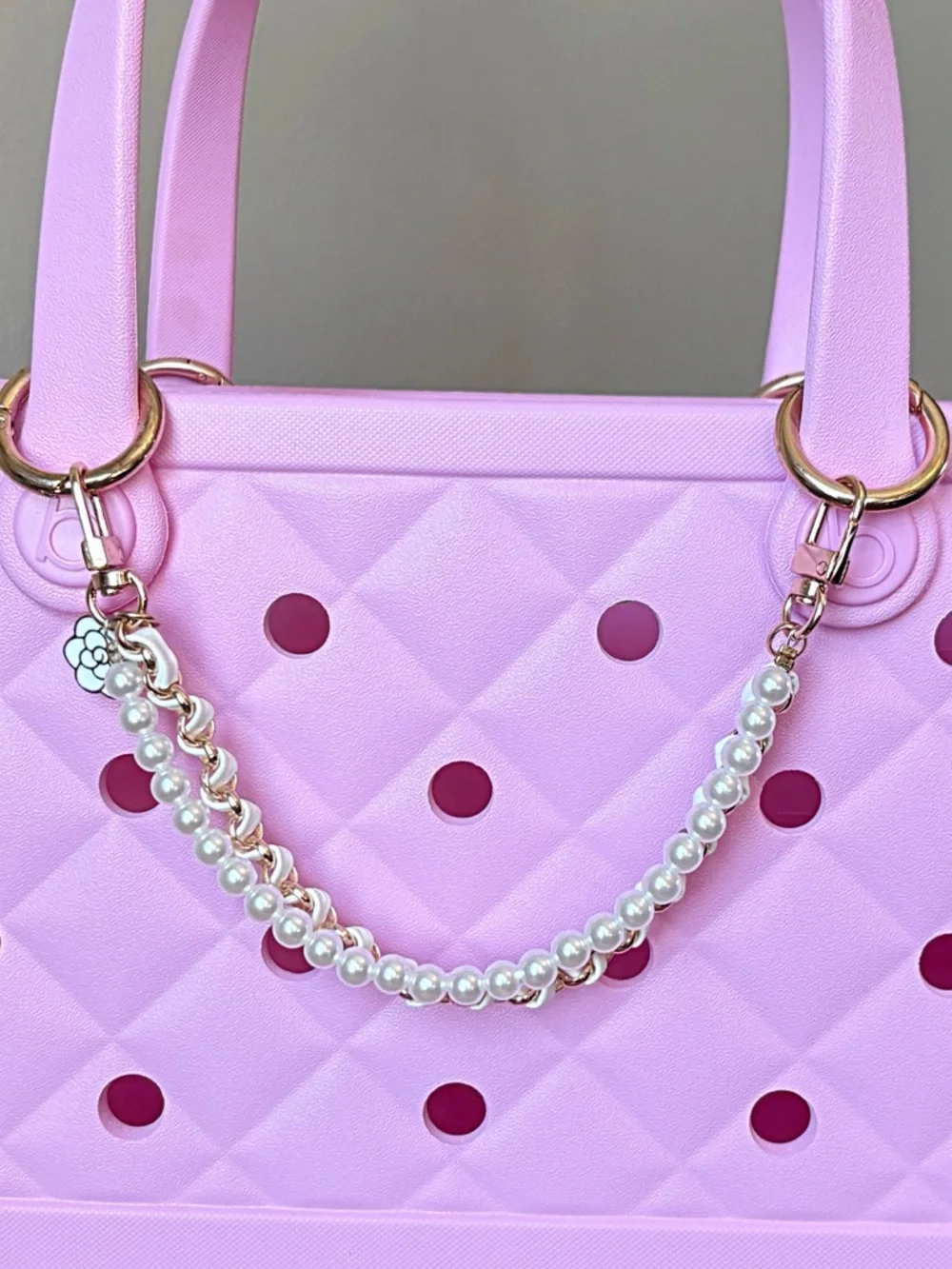 ♥️💖 Double Strand Gold Chain and Pearls Flower Bag Charm Keychain NWOT - Picture 3 of 8